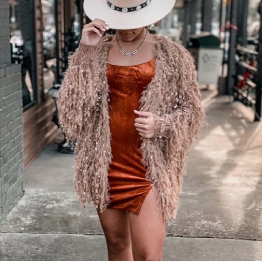 HYFVE Women’s Western Shaggy Fringe Gold Cardigan Sweater Jacket Faux Fur Size L